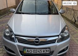 Седан Opel Astra III (H) Рестайлинг 2011 в Иршаве