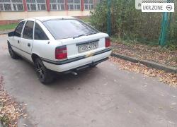 Лифтбек Opel Vectra I (A) 1990 в Львове
