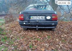 Седан Opel Vectra I (A) 1989 в Яремче