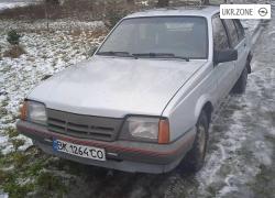 Седан Opel Ascona III (C) 1986 в Млинове