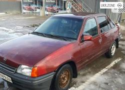 Седан Opel Kadett VI (E) Рестайлинг 1991 в Львове
