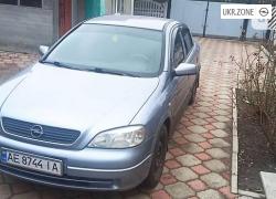 Седан Opel Astra II (G) 2003 в Днепре