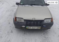 Седан Opel Kadett VI (E) 1987 в Немирове