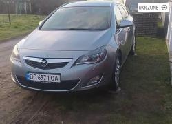Универсал 5 дверей Opel Astra 2012 в Львове