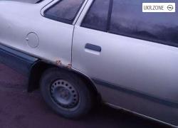 Седан Opel Kadett VI (E) 1988 в Покровске