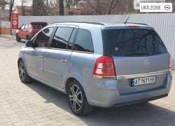 Компактвен Opel Zafira II (B) Рестайлінг 2009 у Івано-Франківську