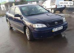 Седан Opel Astra 2000 в Снятыне