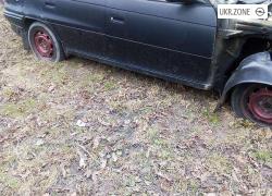 Седан Opel Astra I (F) 1992 у Обухові