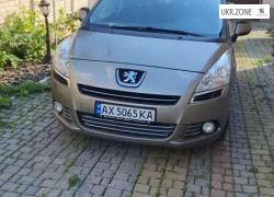 Компактвен Peugeot 5008 I 2011 у Харкові