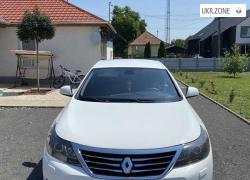 Седан Renault Latitude I 2011 в Берегово