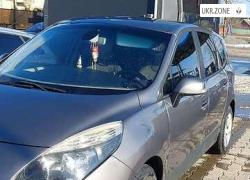 Компактвэн Renault Scenic 2009 в Хотине