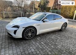 Седан Porsche Taycan I 2021 в Киеве
