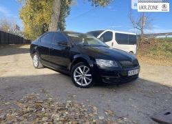 Лифтбек Skoda Octavia III (A7) 2014 в Вишневом