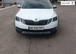Универсал 5 дверей Skoda Octavia 2017 в Днепре
