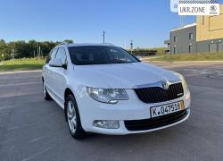 Универсал 5 дверей Skoda Superb II 2012 в Киеве