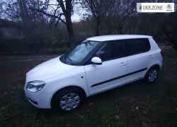 Хэтчбек 5 дверей Skoda Fabia II 2009 в Новгород-Северском