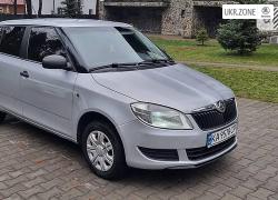 Хетчбек 5 дверей Skoda Fabia 2014 у Києві