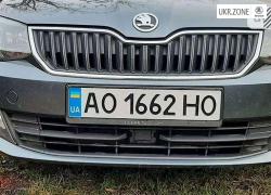 Хэтчбек 5 дверей Skoda Fabia III 2017 в Мукачево