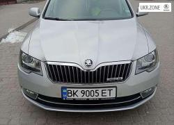 Универсал 5 дверей Skoda Superb 2013 в Остроге