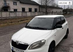 Хэтчбек 5 дверей Skoda Fabia II Рестайлинг 2012 в Рокитном