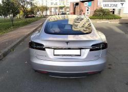 Лифтбек Tesla Model S 2016 в Киеве