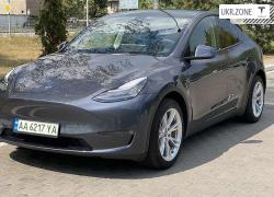 Позашляховик 5 дверей Tesla Model Y I 2021 у Києві