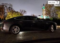 Лифтбек Tesla Model S I 2015 в Киеве