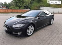 Ліфтбек Tesla Model S I 2012 у Вижниці