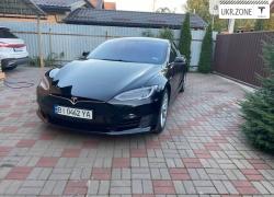 Лифтбек Tesla Model S I Рестайлинг 2017 в Киеве