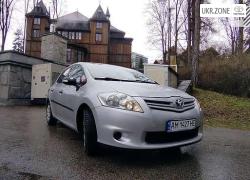 Хэтчбек 5 дверей Toyota Auris I Рестайлинг 2011 в Коростене