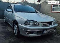 Седан Toyota Avensis I 1998 у Києві