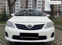 Седан Toyota Corolla 2011 у Тернополі
