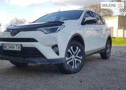 Внедорожник 5 дверей Toyota RAV4 IV (CA40) Рестайлинг 2017 в Днепре