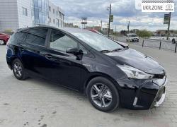 Хэтчбек 5 дверей Toyota Prius IV (XW50) 2016 в Хмельницком