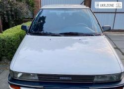 Лифтбек Toyota Corolla VI (E90) 1989 в Киеве