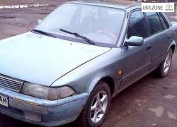 Седан Toyota Carina 1988 у Одесі
