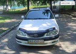 Седан Toyota Avensis I Рестайлінг 2001 у Харкові