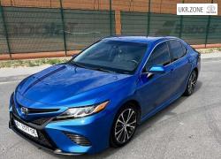 Седан Toyota Camry VIII (XV70) 2019 в Киеве