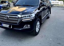 Позашляховик 5 дверей Toyota Land Cruiser VI (200 Series) Рестайлінг 2 2019 у Києві