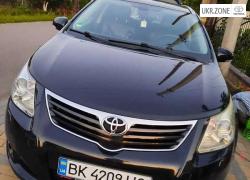 Універсал 5 дверей Toyota Avensis III 2010 у Костополі