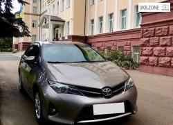 Хэтчбек 5 дверей Toyota Auris II 2013 в Киеве
