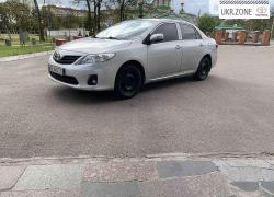 Седан Toyota Corolla 2010 у Дніпрі