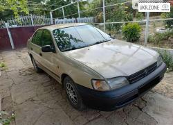 Седан Toyota Carina 1992 у Одесі