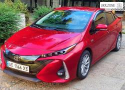 Хэтчбек 5 дверей Toyota Prius IV (XW50) 2017 в Днепре