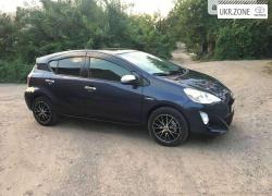 Хэтчбек 5 дверей Toyota Aqua I Рестайлинг 2015 в Кривом Роге