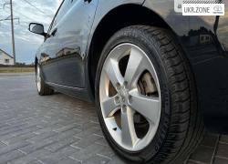 Хэтчбек 5 дверей Toyota Auris I Рестайлинг 2011 в Виннице