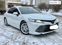 Седан Toyota Camry VIII (XV70) 2020 в Киеве