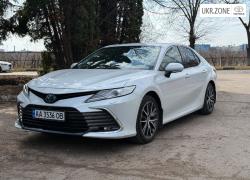 Седан Toyota Camry VIII (XV70) 2021 у Києві