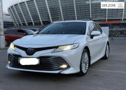 Седан Toyota Camry VIII (XV70) 2020 у Києві