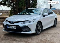 Седан Toyota Camry VIII (XV70) 2021 у Києві